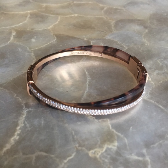 Michael Kors Tortoise and Crystal Twist Bracelet - Picture 2 of 4